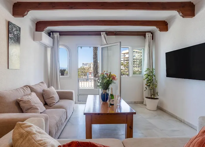 Comfortable Yacht Club Apartment