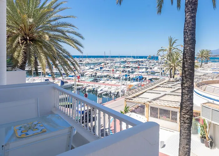 Comfortable Yacht Club Apartment