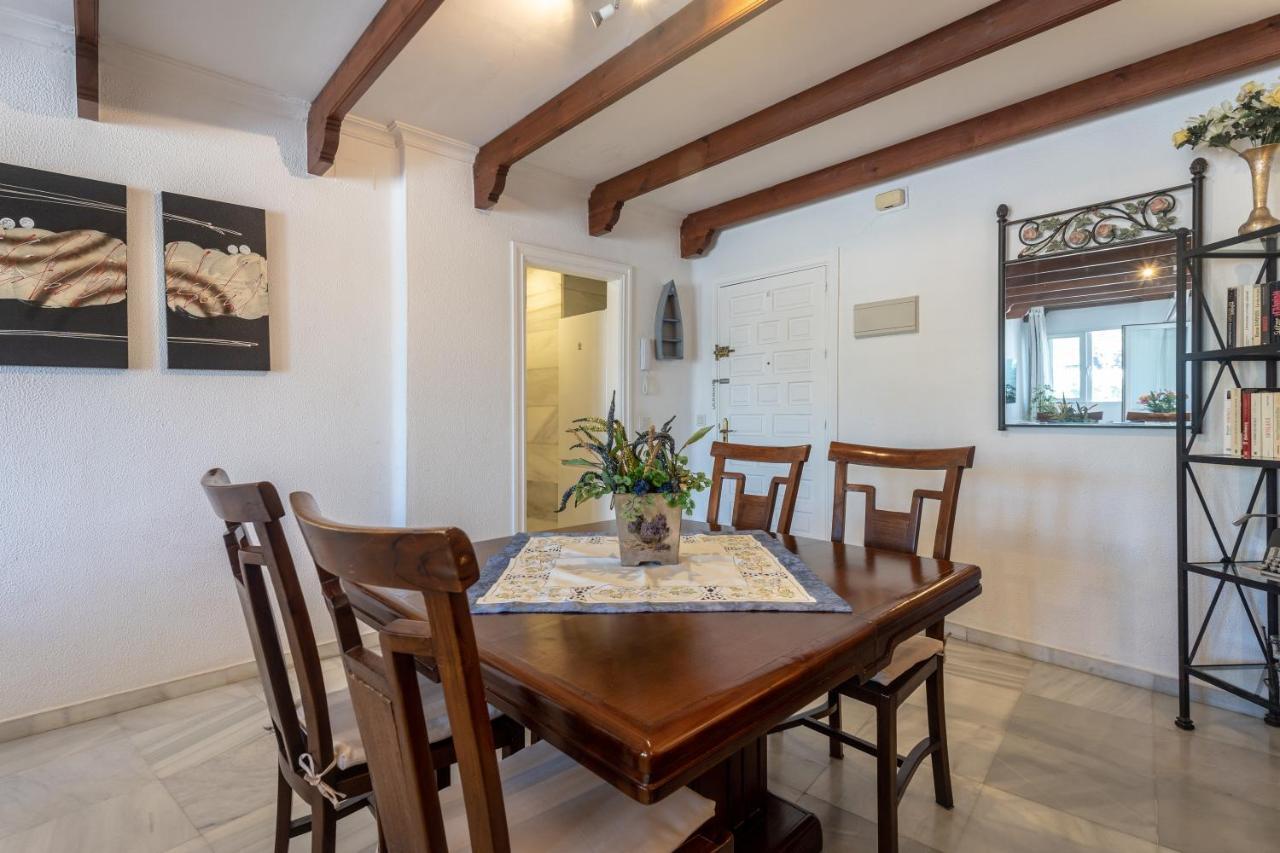 Comfortable Yacht Club Apartment *